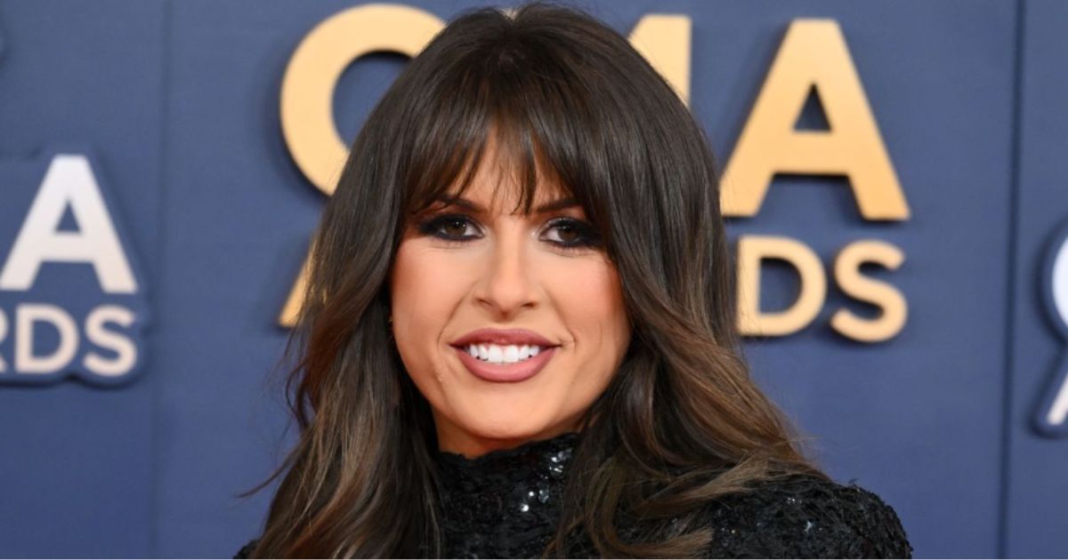 Ella Langley at the 2025 ACM Awards wearing a snakeskin dress
