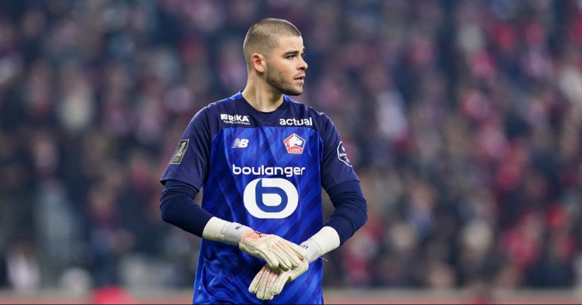  Lucas Chevalier in action between the posts wearing LOSC goalkeeper kit, 2025