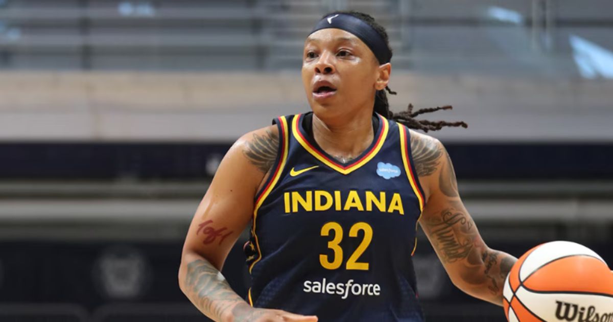 Emma Cannon scoring off the bench for the Los Angeles Sparks in 2025