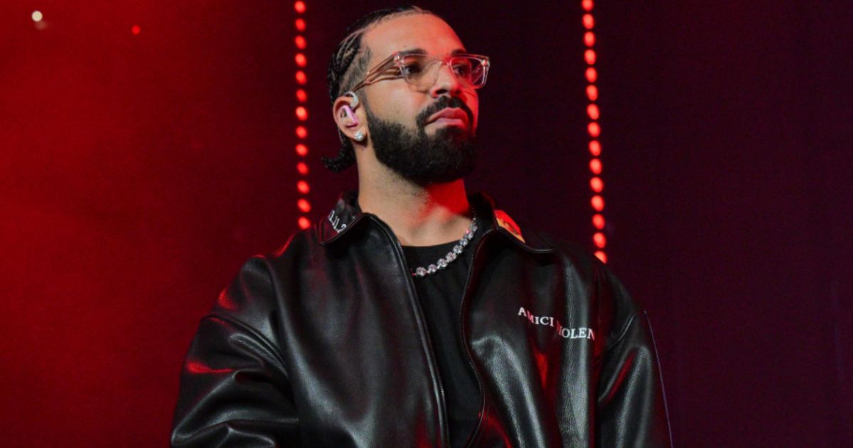 Drake and PartyNextDoor performing on the 'Some Special Shows 4