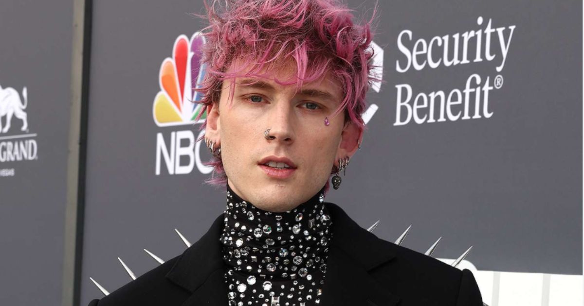 mgk performing songs from Lost Americana during a 2025 pop-up show