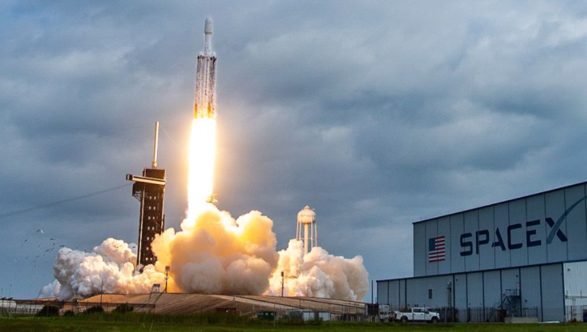 SpaceX Launch Today: Falcon 9 Sends 28 Starlink Satellites to Orbit, Nails Droneship Landing