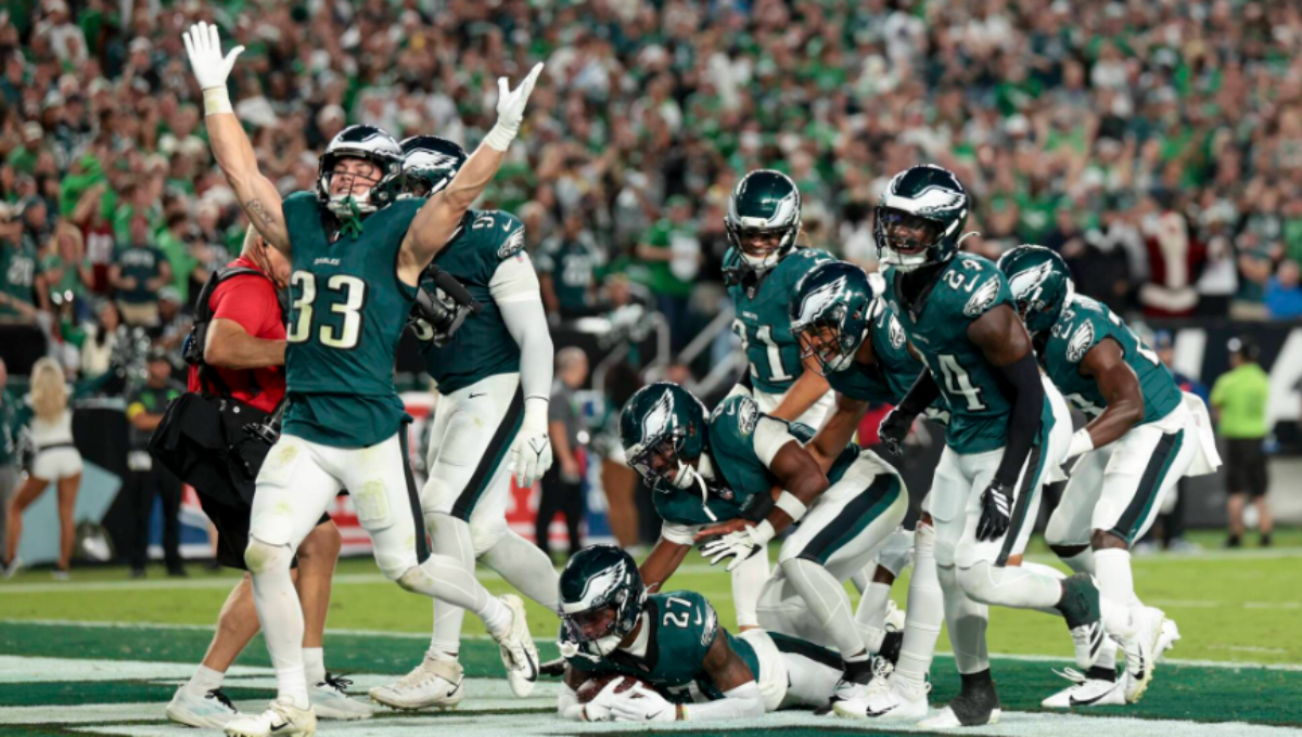 Jalen Carter ejected before first snap after incident with Dak Prescott in Eagles–Cowboys opener